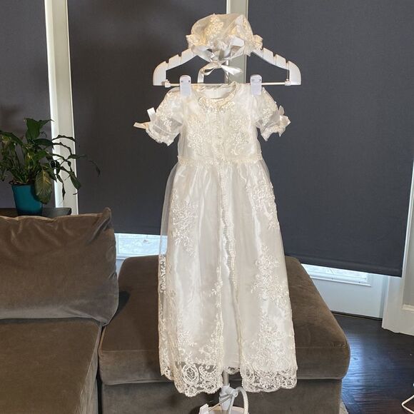 Baby Infant Girls Ivory Long Party Christening Gown with Bonnet 12-18 months NEW - Picture 4 of 14